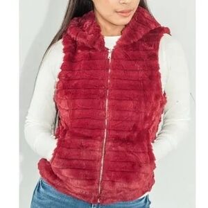 Love Tree Burgundy Faux Fur Hooded Zip Vest